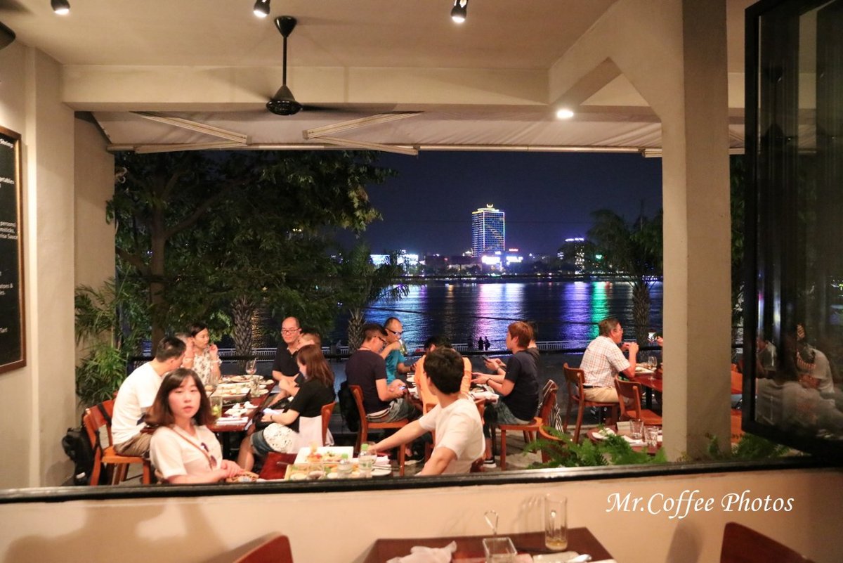 IMG_9755.JPG - D9峴港 4漢堡 Waterfront Restaurant & Bar