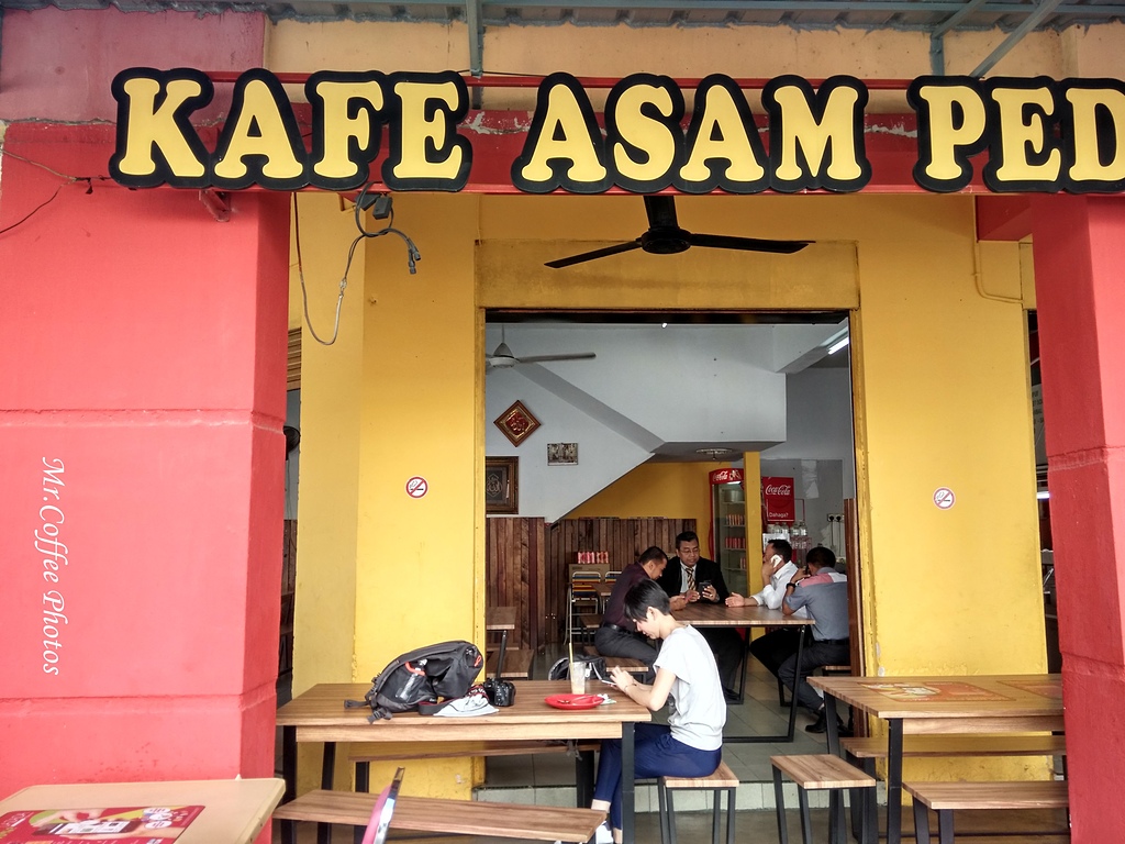 【馬六甲】《KAFE ASAM》喝咖啡是男人的事，這小店一杯咖啡竟然要200元？ (03).jpg - 旅行走過的咖啡館