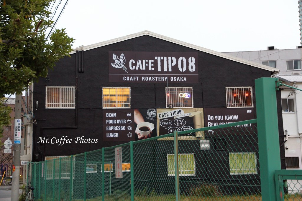 【大阪。梅田】《CAFE TIPO 8》6點打烊，10分鐘喝完一杯咖啡 (22).jpg - 旅行走過的咖啡館
