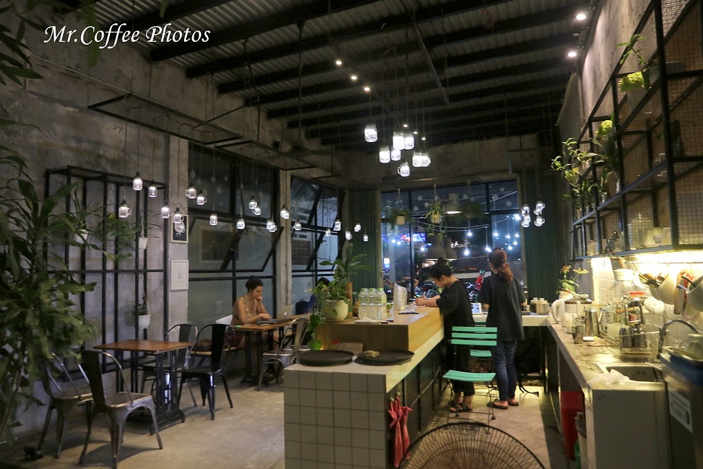 【越南。峴港】《Studio 13 Cafe》暗黑森林系咖啡館，路過貓咖啡 (29).jpg - 旅行走過的咖啡館