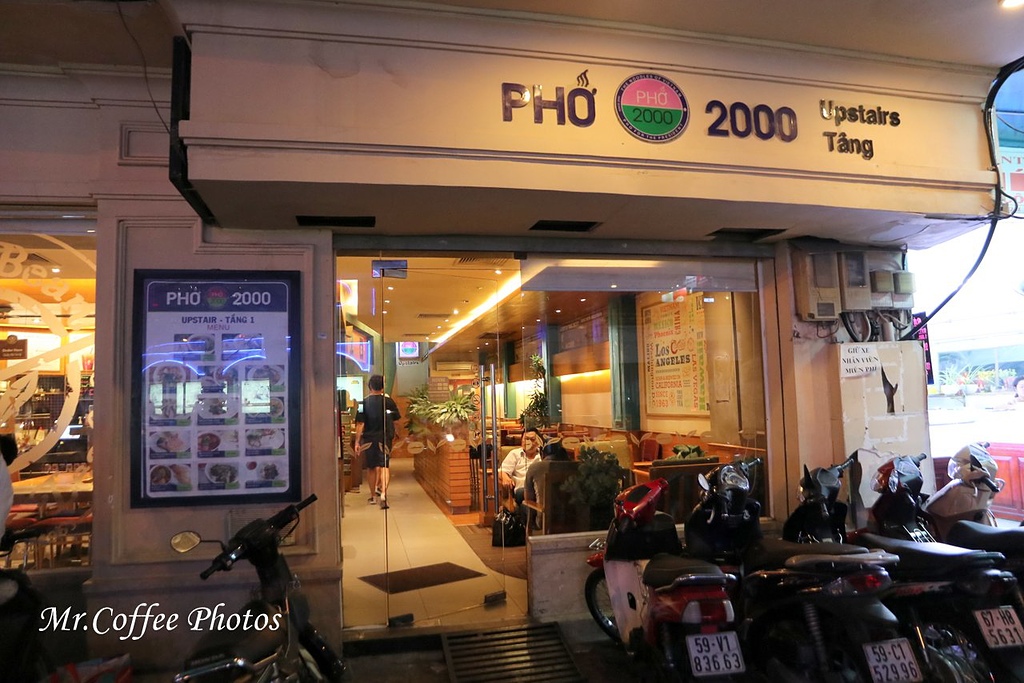 【越南。胡志明】《Pho 2000》跟著「柯林頓」去吃河粉 (36).jpg - 旅行走過的咖啡館